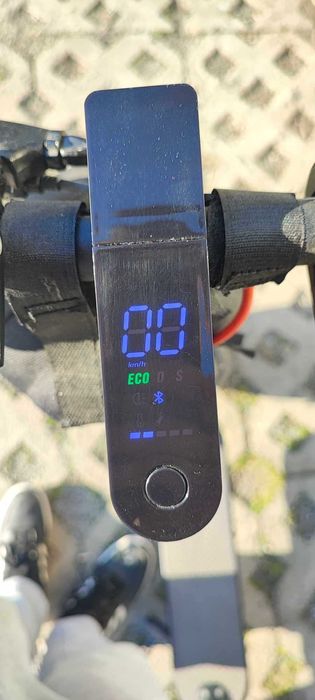 Електрическа тротинетка 350W  + подарък каска