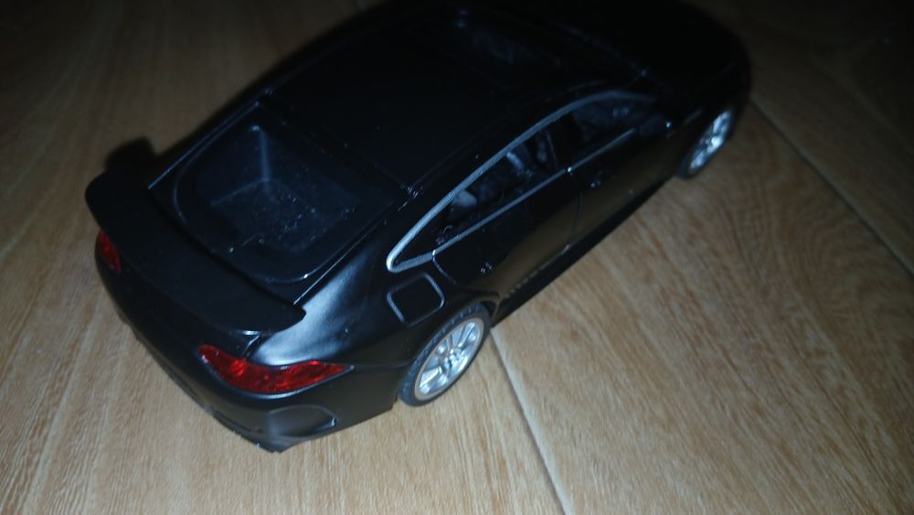 Игрушка Mercedes-Benz AMG GT 63 S