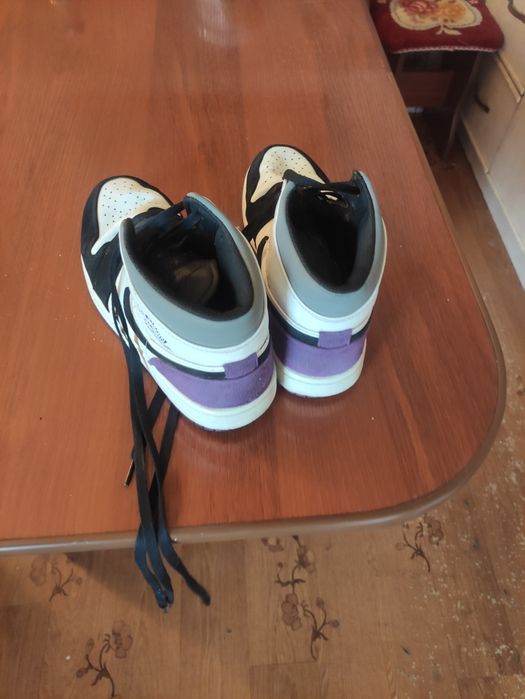 Продам кроссовки Air Jordan