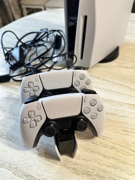 Ps5 продом два джостика 5 игры
