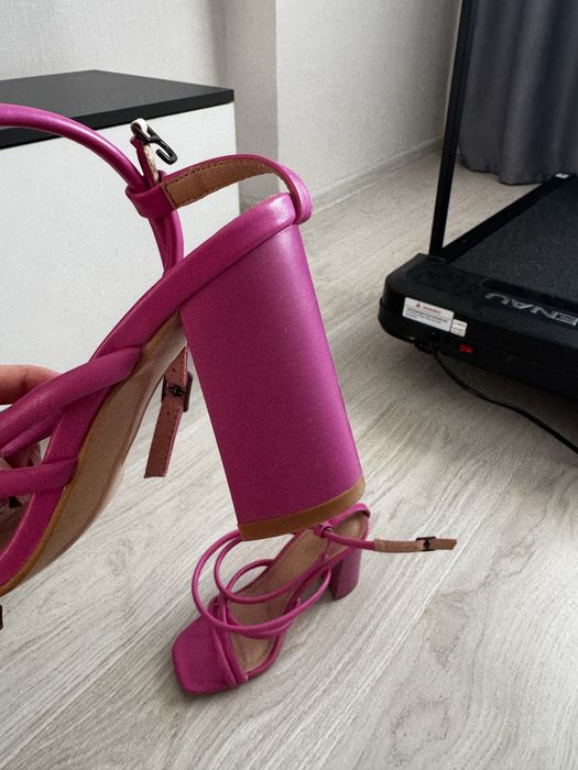 Продам туфли женские