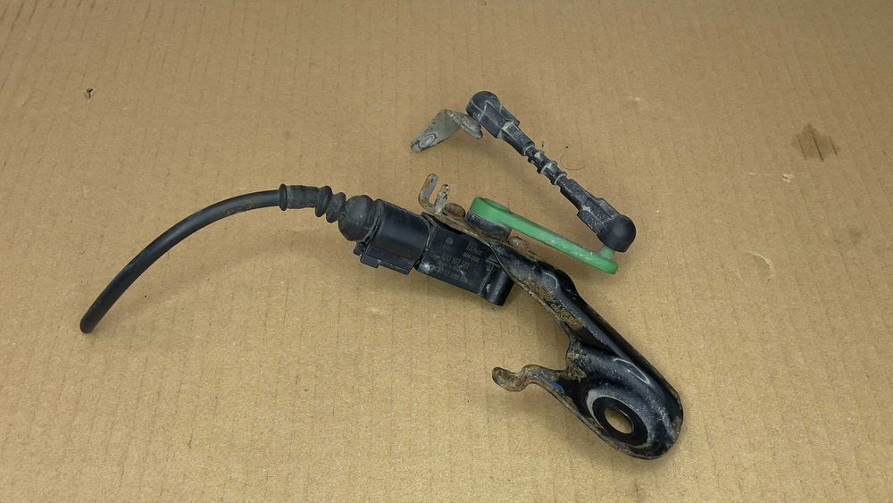 Сензор ниво AUDI A8 D4 заден десен 4H0907503