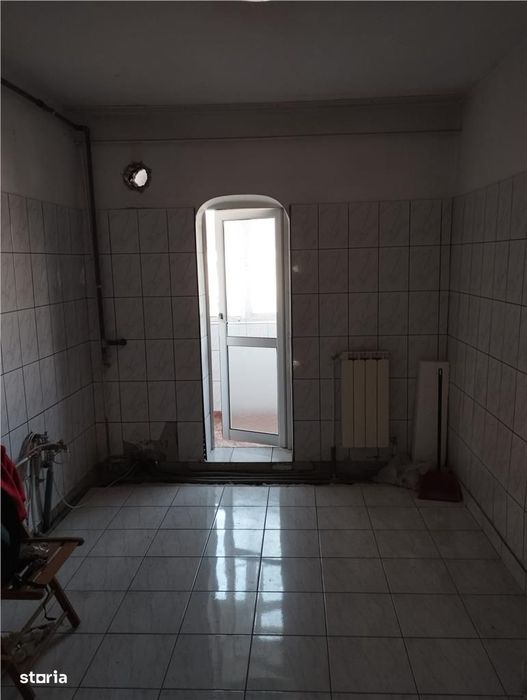 3 camere decomandate Republicii
