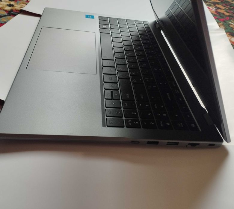 Ноутбук для офиса новый со сумкой ( розовая)