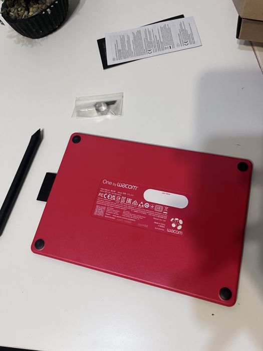 Графический планшет с стилусом One by Wacom
