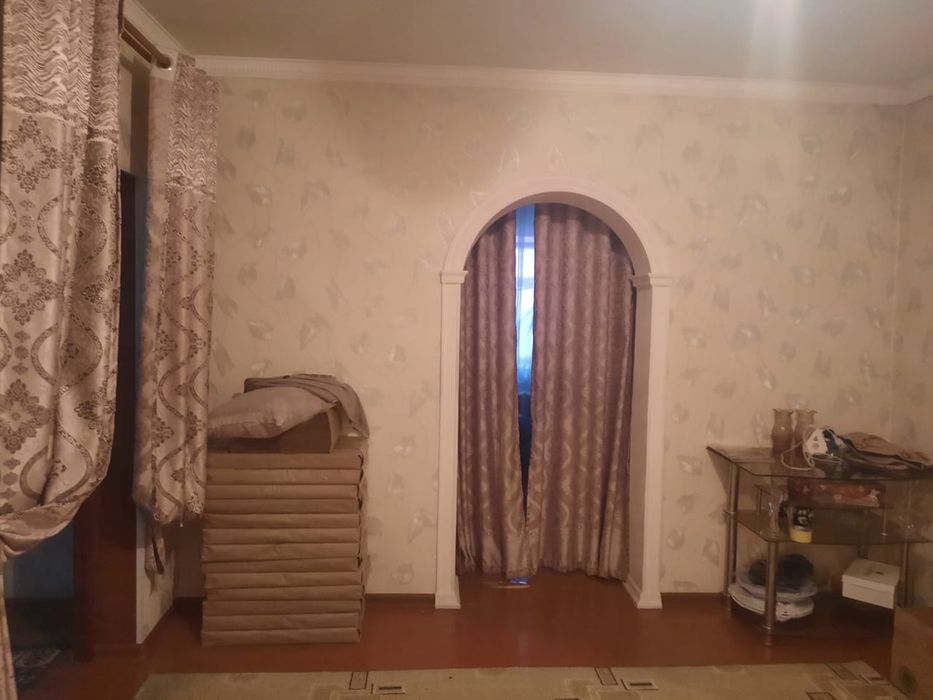 Срочно продаётся дом в центре Аксукента.