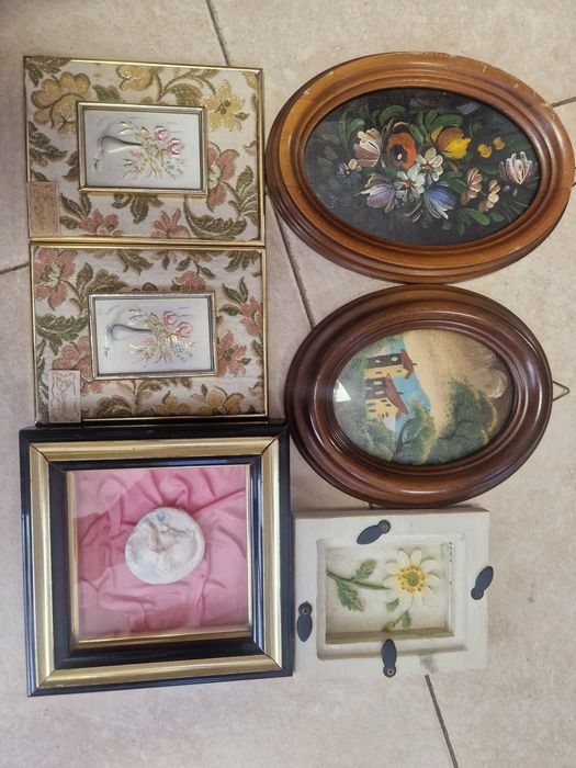 Малки картини рамкирани