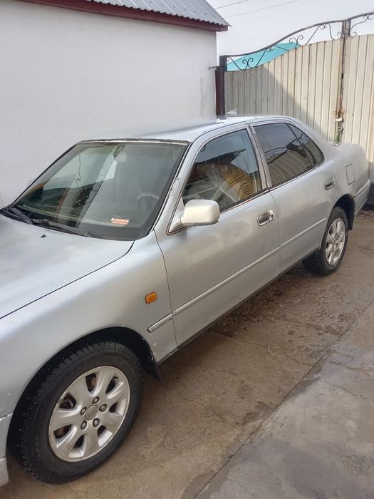 Продаю Toyota Camry V10