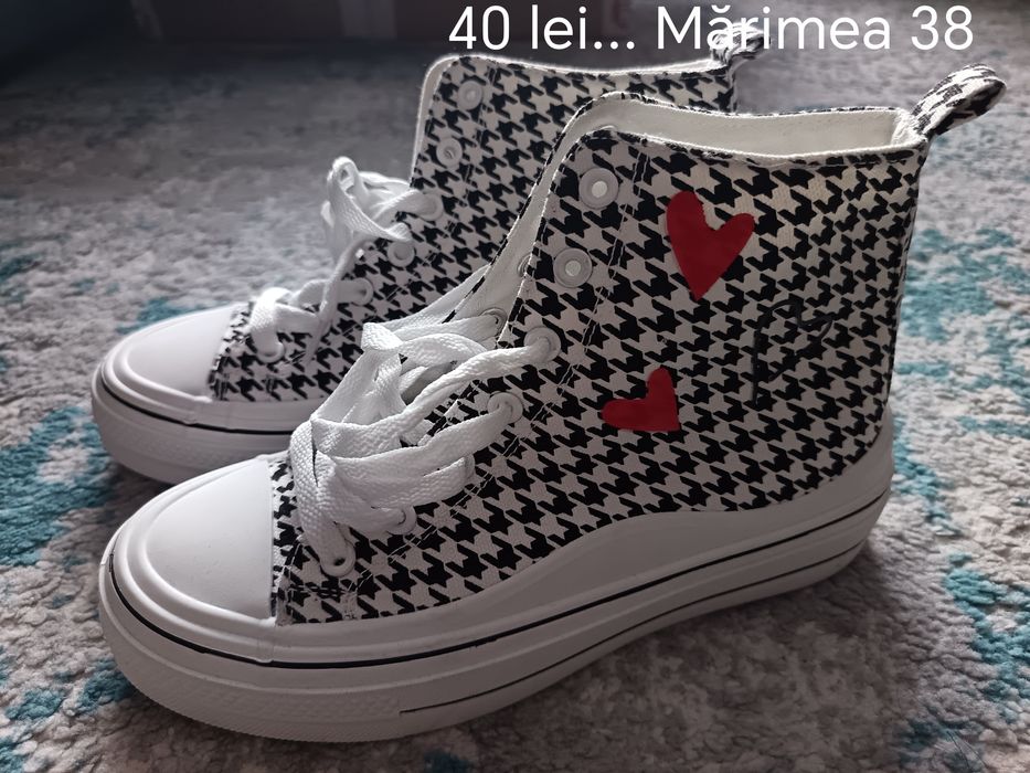 Teniși înalți dama