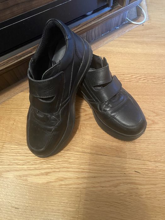 Продам кеды кожанные