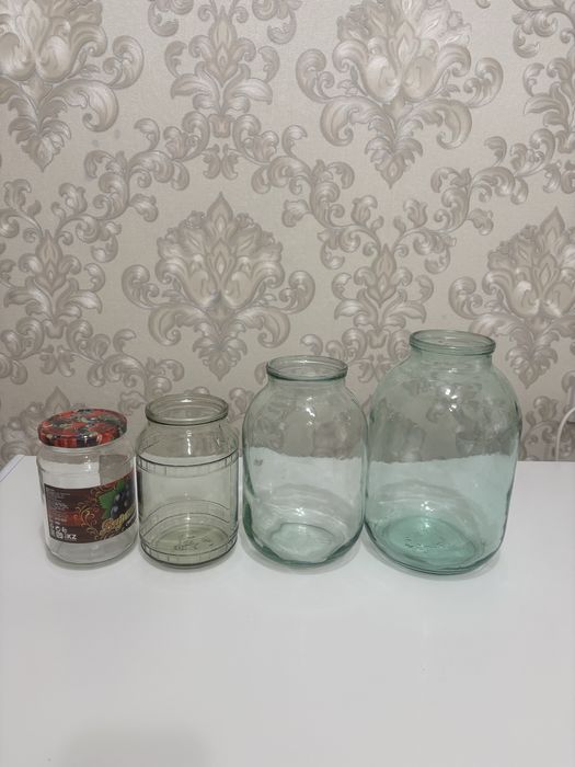 Продам банки стеклянные  900гр, 1л,  2л,  3л