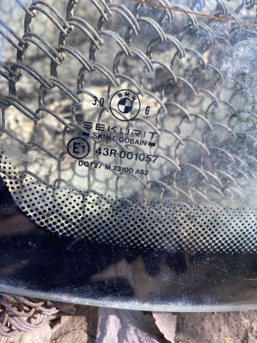 Заднее лобовое стекло БМВ е36 седан