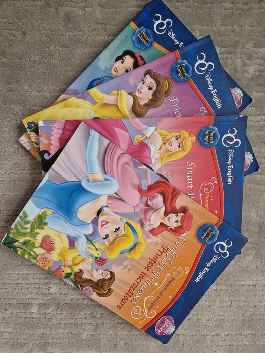 Colectia carti povesti bilingve cu printese Disney