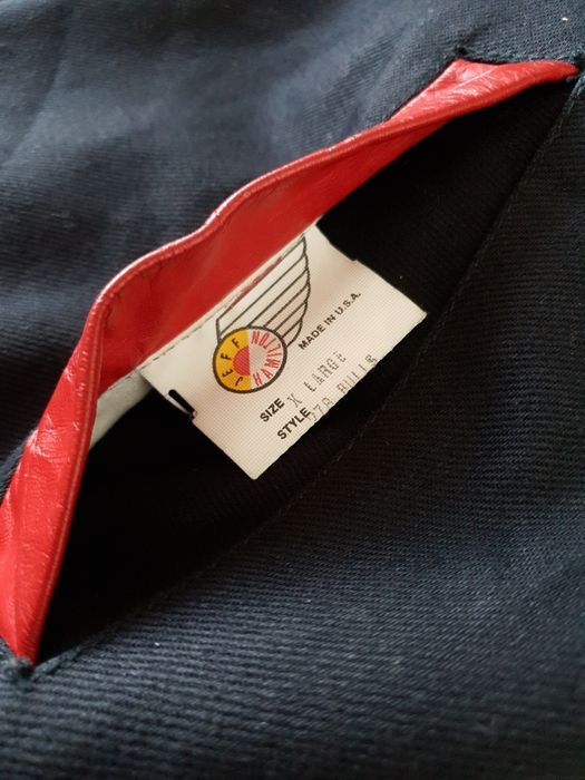 Оригинално мъжко яке на Chicago Bulls NBA Disigned by Jeff Hamilton