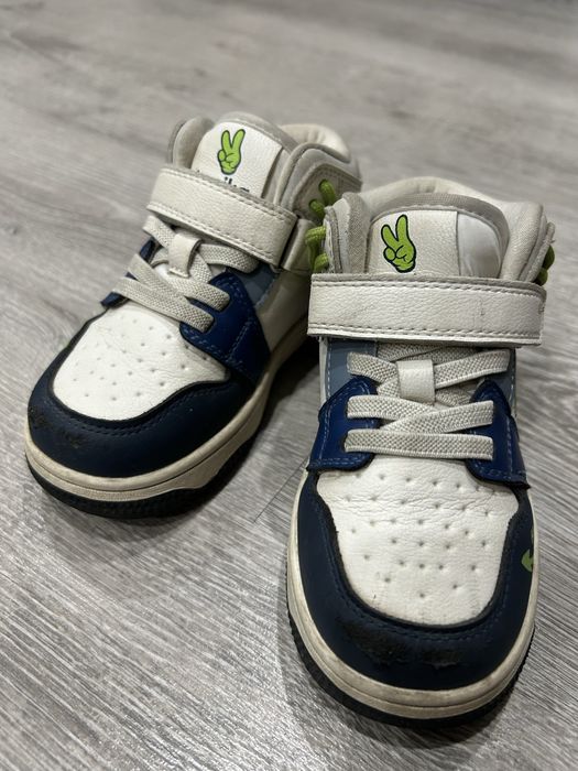 Продам детские полуботинки