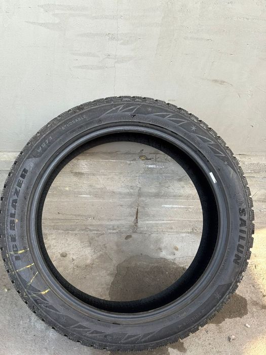 Зимние шипованный комплект