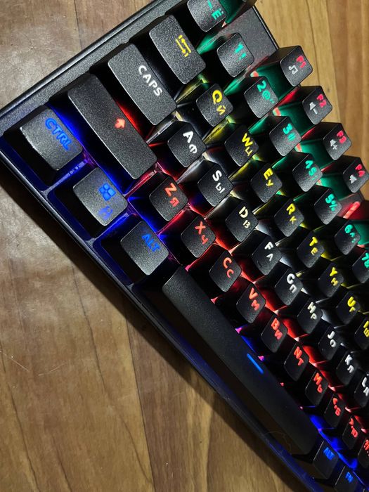 Продам клавиатуру БУ