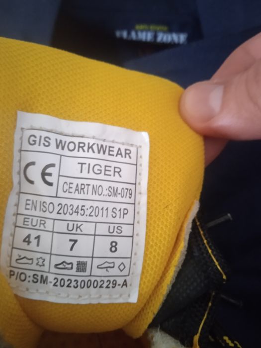 Комбинезон и спец ботинки