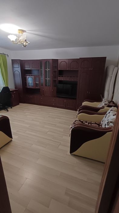 Pf dau in chirie ap 2 camere