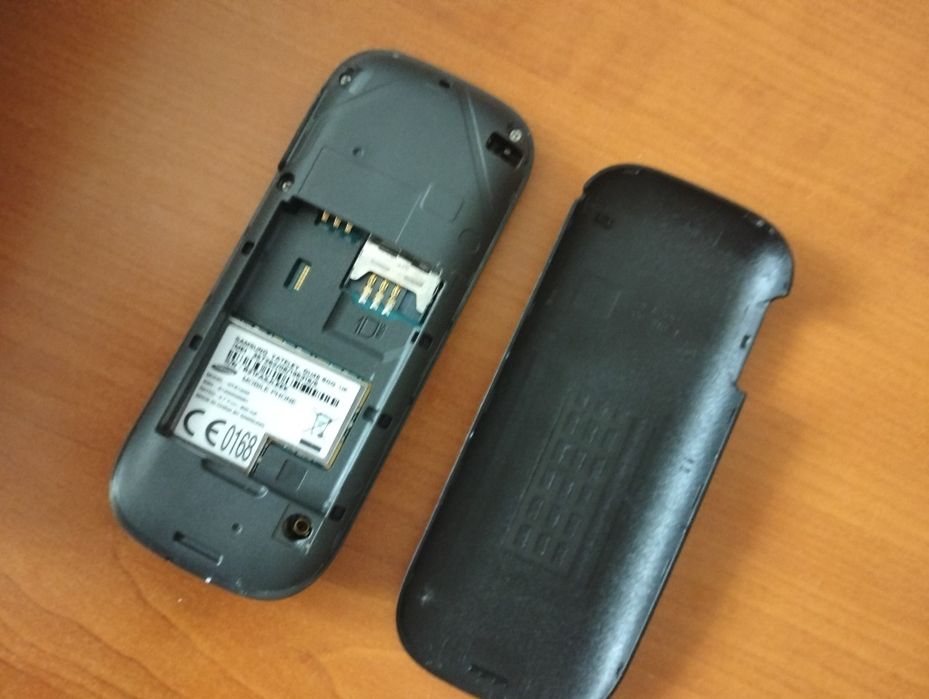 Telefoane vechi defecte de vânzare