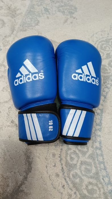 Баксерские перчатки сатылады