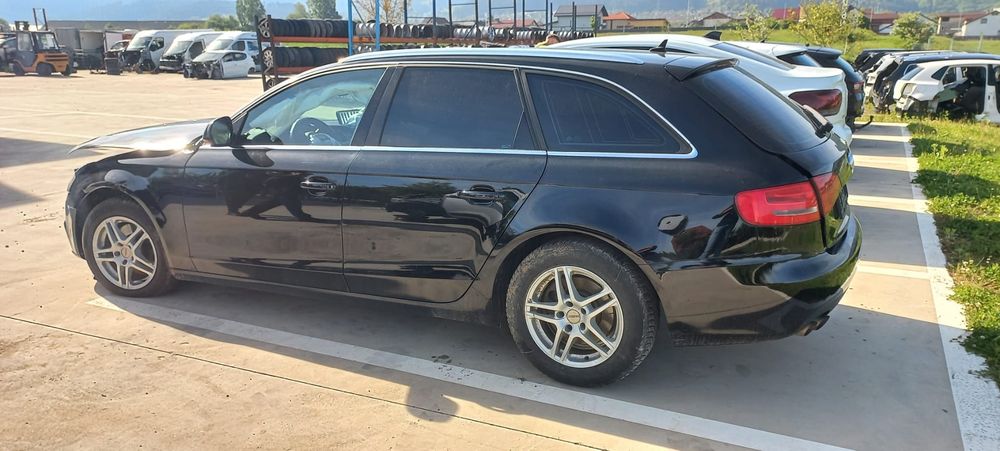 Dezmembram Audi A4 B8 2.0 TDI CAGA