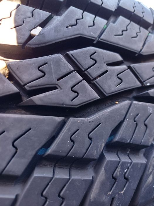 Гуми 205/70/15 Тойо