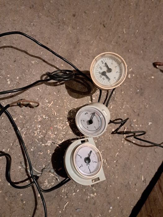 Vând electroventilator, vas expansiune,pompe și manometre centrala ter