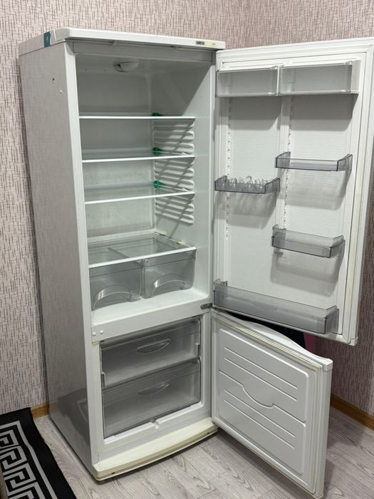 Продаётся холодильник Атлант