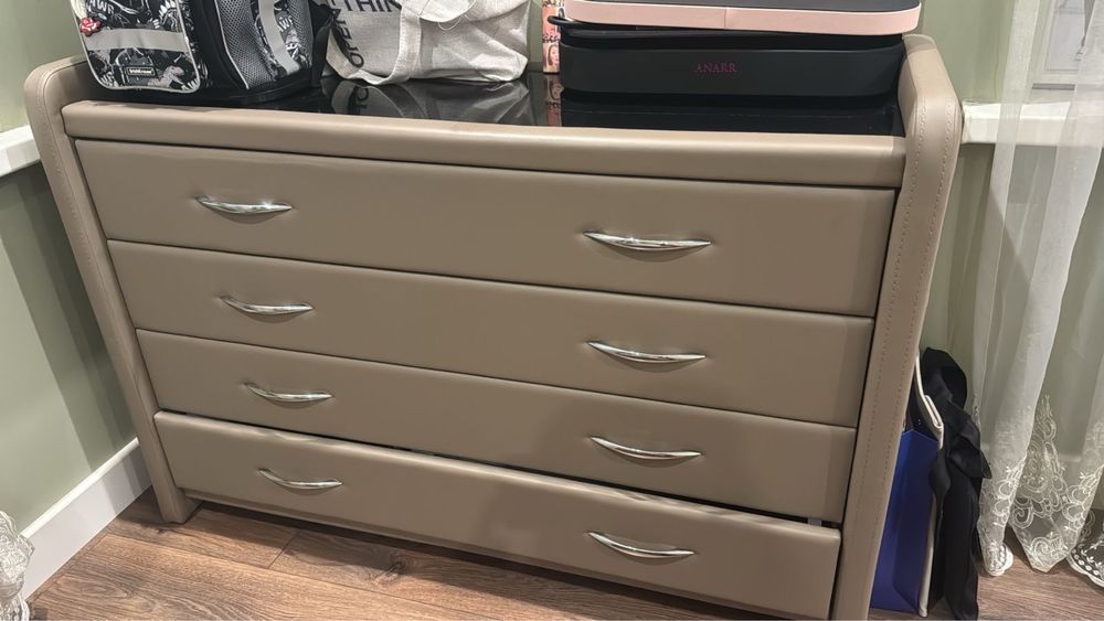 Комод из экокожи