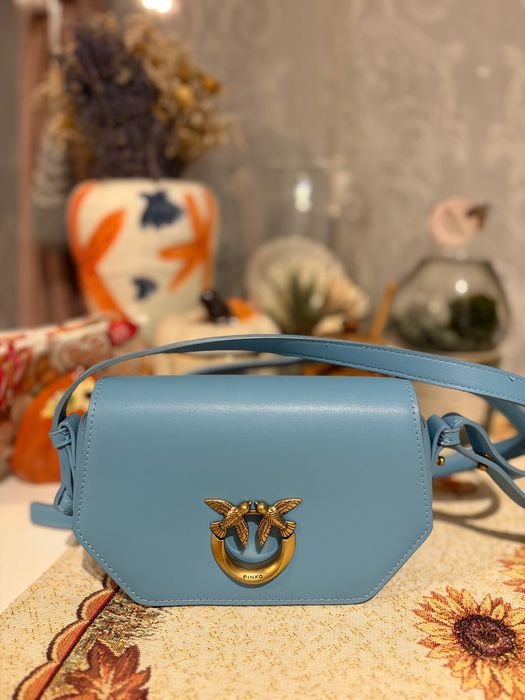 Elisabetta Franchi, Patrizia Pepe, Pinko, Guess, Desigual
