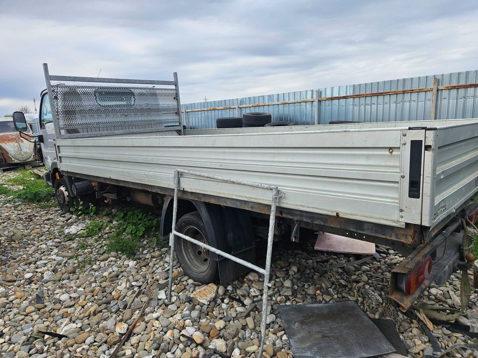 Vand camioneta nissan cabstar