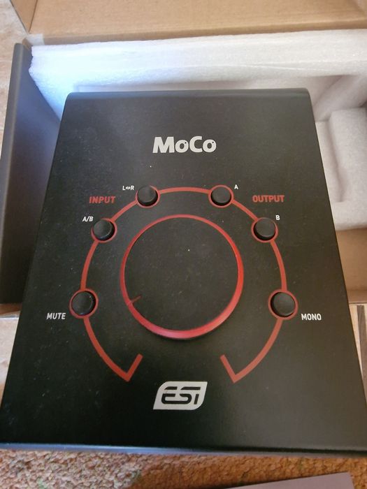Controler audio cu buton volum