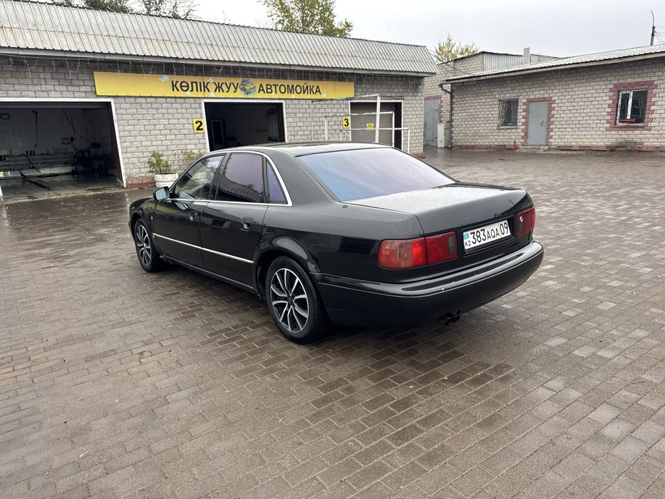 Срочно! Ауди А8 автомат