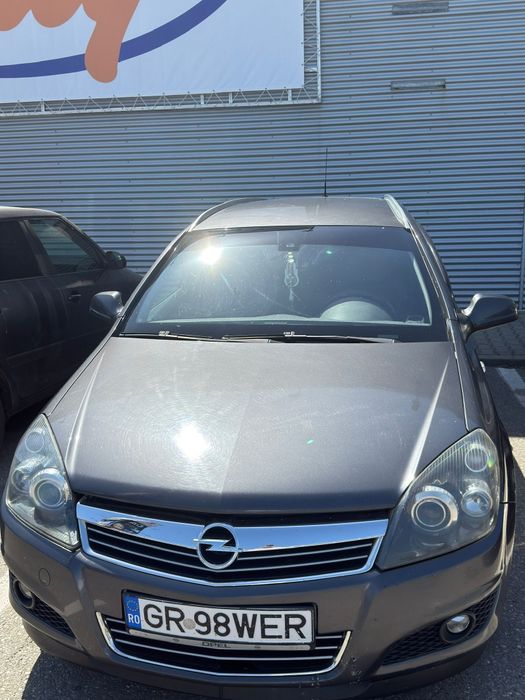 OPEL Astra 2010
