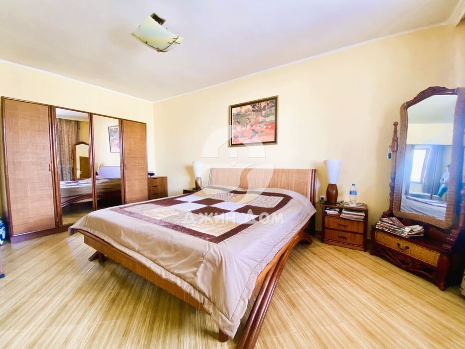 Продава се Тристаен апартамент в к.к. Слънчев бряг - 250 кв.м за 619 €/кв.м - Снимка #8