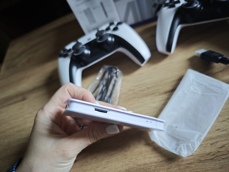 4K Game Stick Pro с 2 безжични контролера