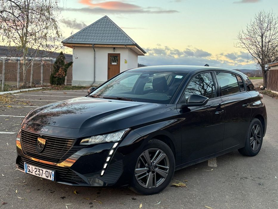 Vand Peugeot 308 2022 1.2i automat