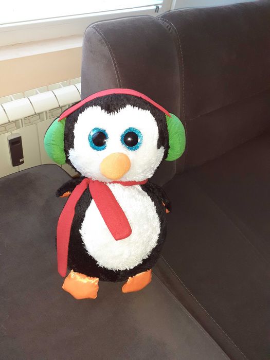 Хелоу Кити Лъв, кучета (101 далматинци). Пчела, заек,  пингвин и др.