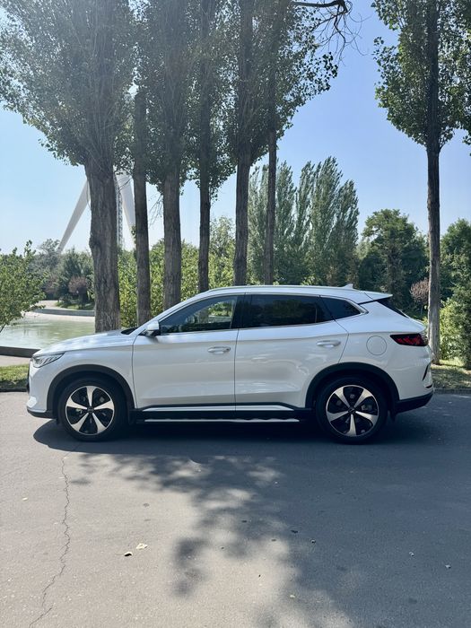 BYD Song Plus gibrid 2023 yil