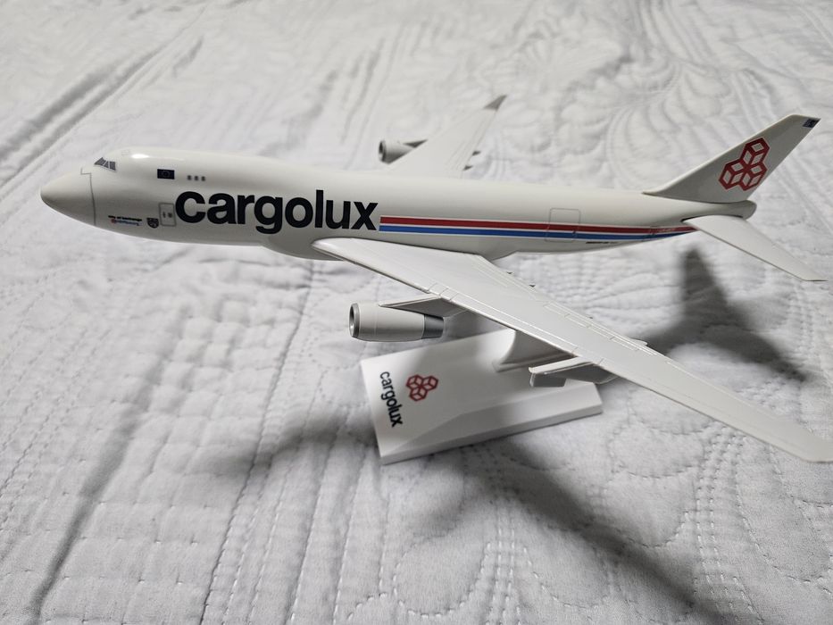 Продам модели самолетов