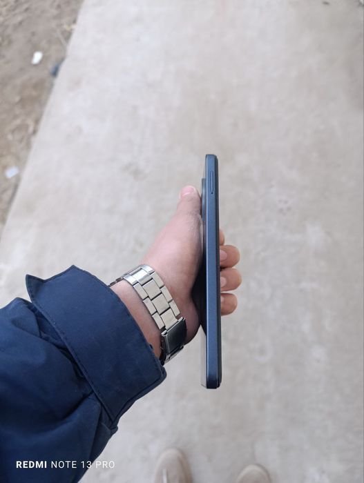 Smart 8 pro yangi siniy svet 4/64 lik galishiladi narxi 800 ming