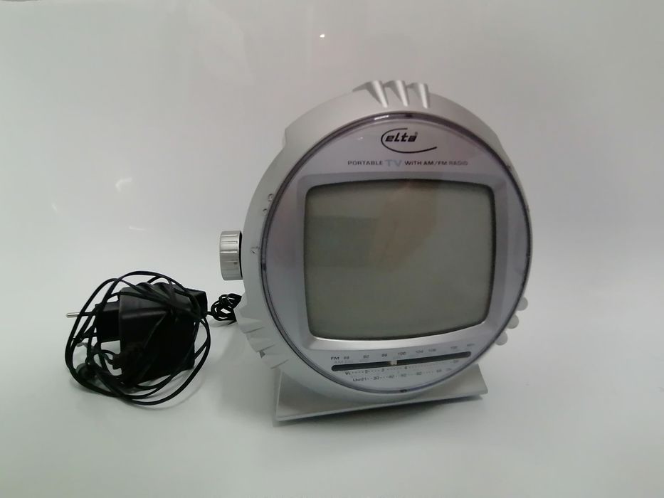 TV/Radio vintage portbail 14cm ecran. 12/220V