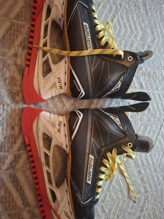 Продам краги 14, джерси 54 ,коньки 43-44 .