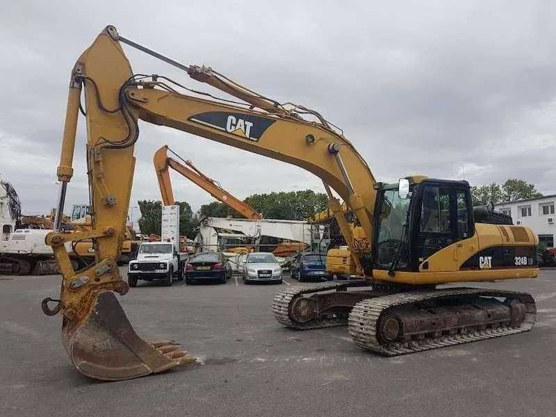 Dezmembram excavator Caterpillar 324D - Piese de schimb Caterpillar
