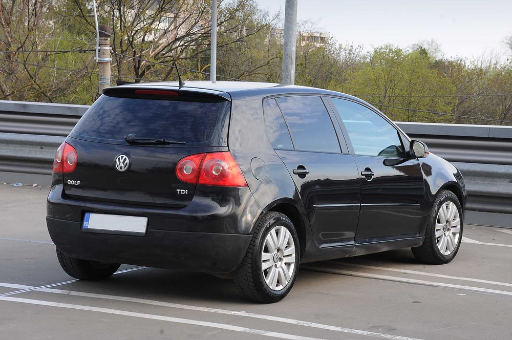 VW Golf 5 2008 1.9TDi 105 CP E4 6 trepte climatronic, inmatriculat ofer fiscal