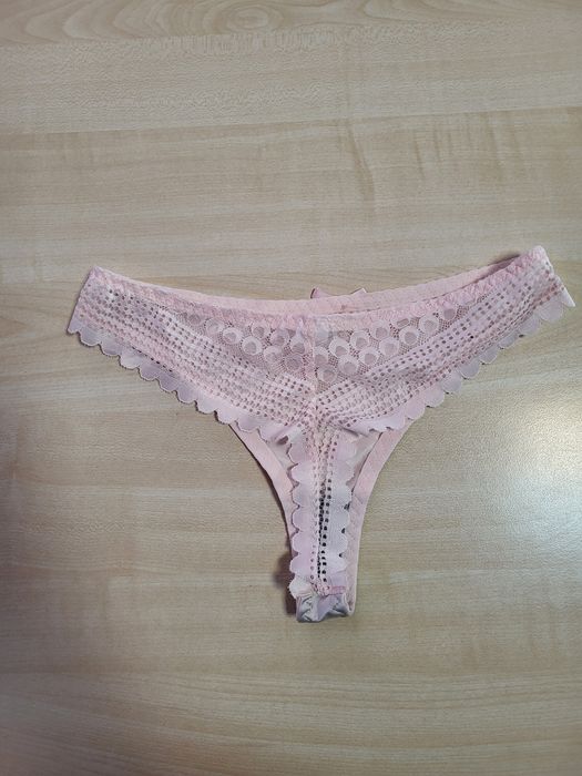 Сатенени прашки с декоративна панделка и дантелен гръб