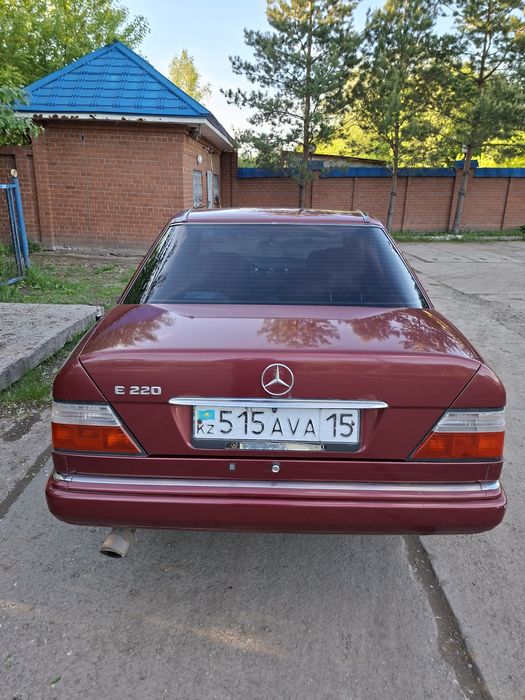 Продам мерседес  124 е 200