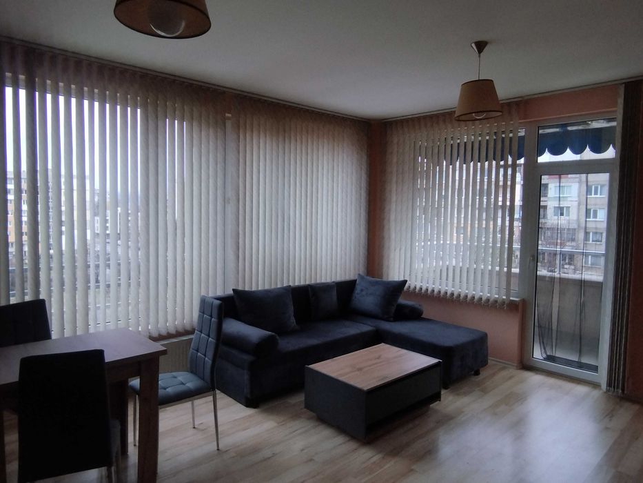 Дава се под наем Двустаен апартамент в Перник, Изток - 60 кв.м за 331.5 € - Снимка #2