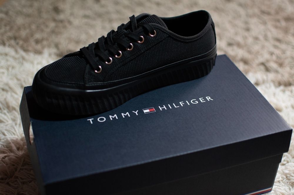 Adidași Tommy Hilfiger
